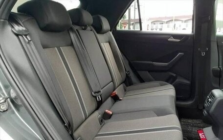 Volkswagen T-Roc I, 2022 год, 1 322 222 рублей, 12 фотография