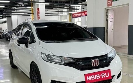 Honda Fit, 2020 год, 850 000 рублей, 3 фотография
