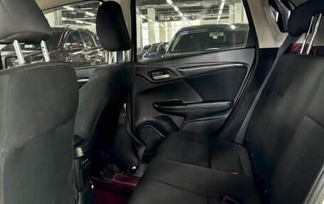 Honda Fit, 2020 год, 850 000 рублей, 9 фотография