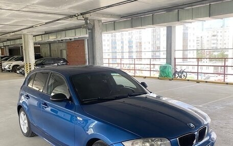 BMW 1 серия, 2005 год, 600 000 рублей, 2 фотография
