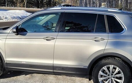 Volkswagen Tiguan II, 2017 год, 2 500 000 рублей, 2 фотография
