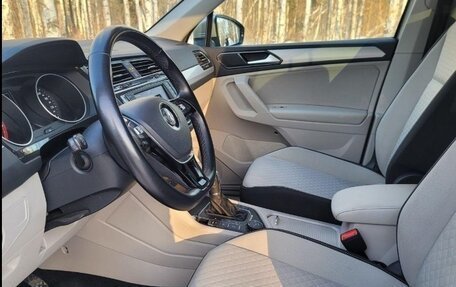 Volkswagen Tiguan II, 2017 год, 2 500 000 рублей, 11 фотография