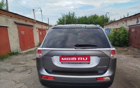 Mitsubishi Outlander III рестайлинг 3, 2012 год, 1 630 000 рублей, 2 фотография