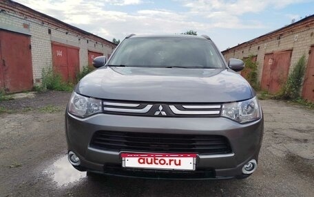Mitsubishi Outlander III рестайлинг 3, 2012 год, 1 630 000 рублей, 5 фотография