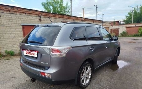 Mitsubishi Outlander III рестайлинг 3, 2012 год, 1 630 000 рублей, 3 фотография
