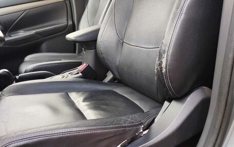Mitsubishi Outlander III рестайлинг 3, 2012 год, 1 630 000 рублей, 16 фотография