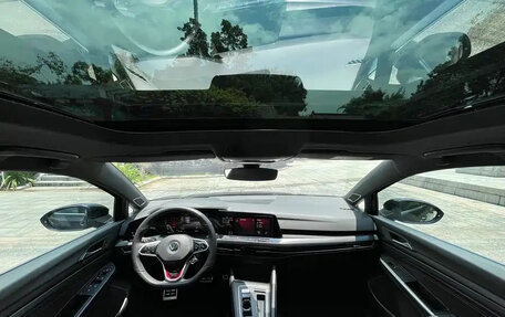 Volkswagen Golf GTI, 2021 год, 2 460 690 рублей, 13 фотография