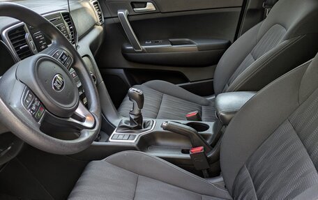 KIA Sportage IV рестайлинг, 2018 год, 1 600 000 рублей, 11 фотография