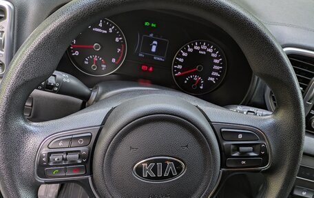 KIA Sportage IV рестайлинг, 2018 год, 1 600 000 рублей, 12 фотография