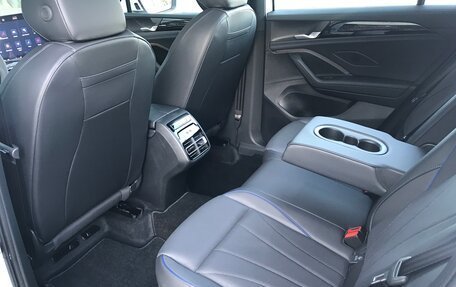 Volkswagen Tiguan, 2024 год, 5 100 000 рублей, 9 фотография