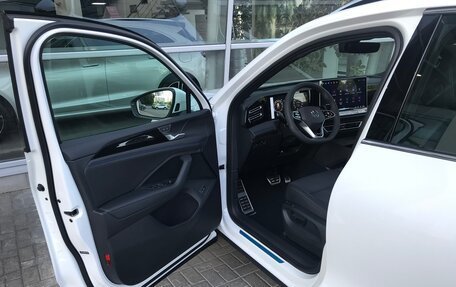Volkswagen Tiguan, 2024 год, 5 100 000 рублей, 26 фотография