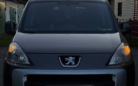 Peugeot Partner II рестайлинг 2, 2011 год, 540 000 рублей, 2 фотография