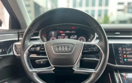 Audi A8, 2021 год, 5 600 000 рублей, 9 фотография