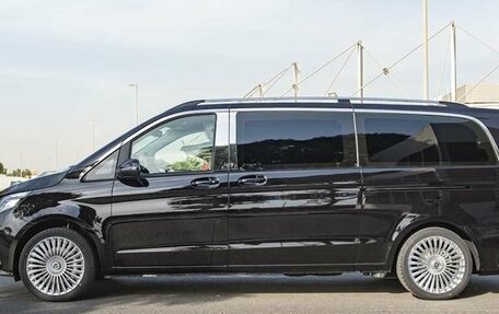 Mercedes-Benz Vito, 2022 год, 4 550 000 рублей, 10 фотография