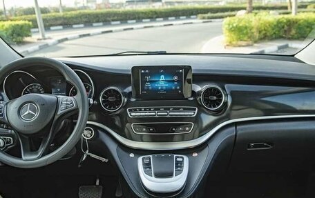 Mercedes-Benz Vito, 2022 год, 4 550 000 рублей, 13 фотография