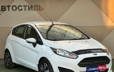 Ford Fiesta, 2015 год, 849 000 рублей, 2 фотография