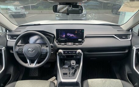 Toyota RAV4, 2025 год, 3 980 000 рублей, 11 фотография