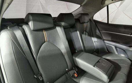 Toyota Camry, 2019 год, 2 565 000 рублей, 15 фотография