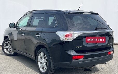 Mitsubishi Outlander III рестайлинг 3, 2012 год, 1 750 000 рублей, 4 фотография