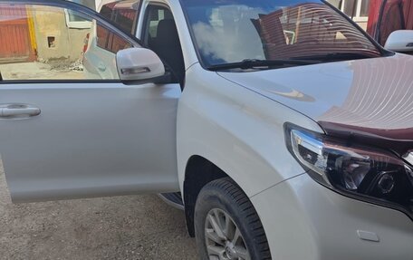 Toyota Land Cruiser Prado 150 рестайлинг 2, 2014 год, 3 600 000 рублей, 6 фотография