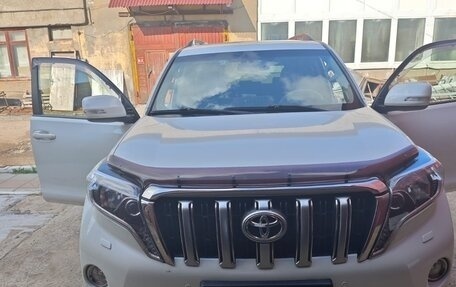 Toyota Land Cruiser Prado 150 рестайлинг 2, 2014 год, 3 600 000 рублей, 5 фотография