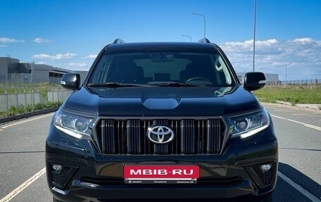 Toyota Land Cruiser Prado 150 рестайлинг 2, 2021 год, 6 180 000 рублей, 2 фотография