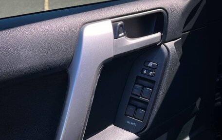 Toyota Land Cruiser Prado 150 рестайлинг 2, 2021 год, 6 180 000 рублей, 12 фотография