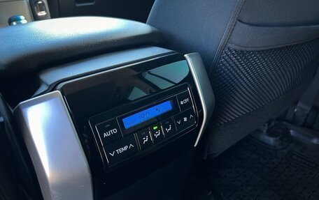 Toyota Land Cruiser Prado 150 рестайлинг 2, 2021 год, 6 180 000 рублей, 16 фотография