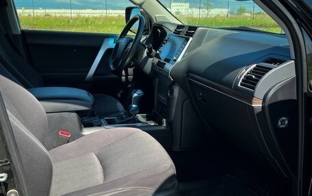 Toyota Land Cruiser Prado 150 рестайлинг 2, 2021 год, 6 180 000 рублей, 17 фотография