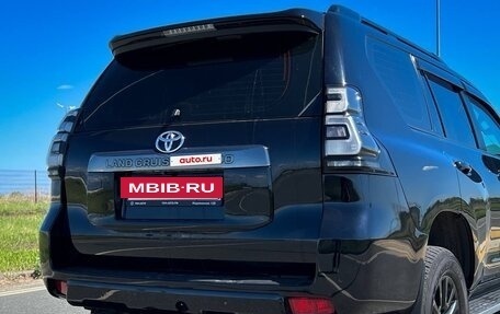 Toyota Land Cruiser Prado 150 рестайлинг 2, 2021 год, 6 180 000 рублей, 10 фотография