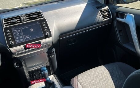 Toyota Land Cruiser Prado 150 рестайлинг 2, 2021 год, 6 180 000 рублей, 25 фотография