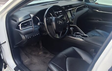 Toyota Camry, 2019 год, 2 650 000 рублей, 7 фотография