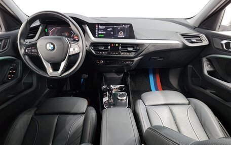 BMW 1 серия, 2022 год, 2 250 000 рублей, 5 фотография