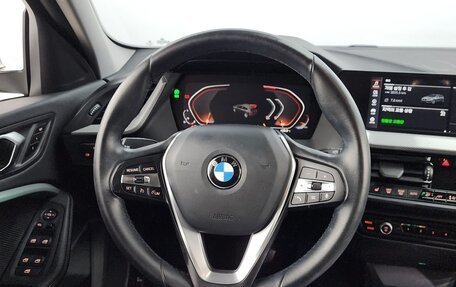 BMW 1 серия, 2022 год, 2 250 000 рублей, 11 фотография