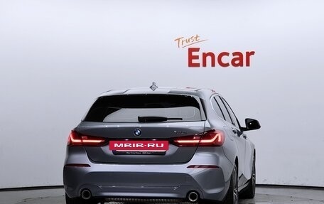 BMW 1 серия, 2022 год, 2 250 000 рублей, 4 фотография