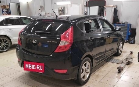 Hyundai Solaris II рестайлинг, 2012 год, 750 000 рублей, 3 фотография