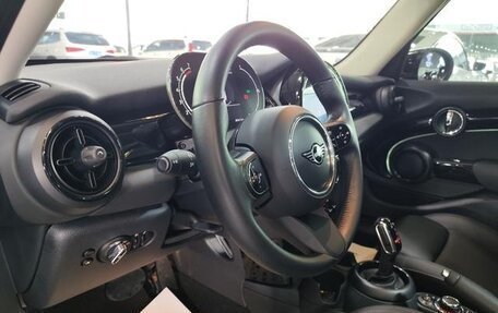 MINI Hatch, 2022 год, 2 350 000 рублей, 13 фотография