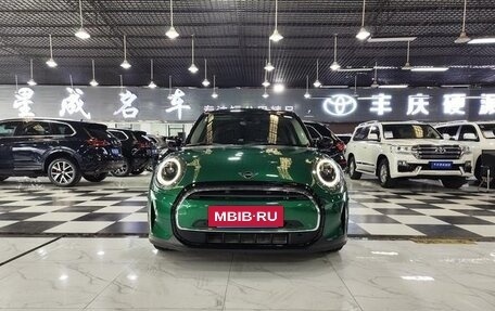 MINI Hatch, 2022 год, 2 350 000 рублей, 2 фотография