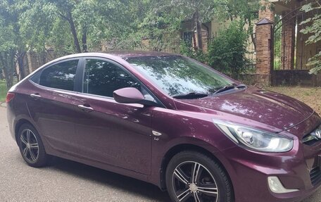 Hyundai Solaris II рестайлинг, 2012 год, 720 000 рублей, 1 фотография