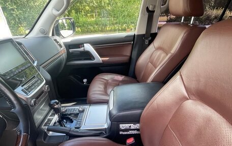 Toyota Land Cruiser 200, 2018 год, 7 950 000 рублей, 6 фотография