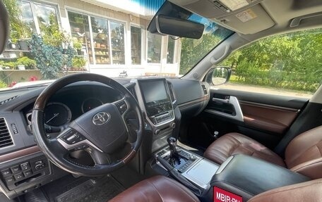 Toyota Land Cruiser 200, 2018 год, 7 950 000 рублей, 8 фотография