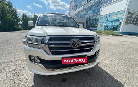 Toyota Land Cruiser 200, 2018 год, 7 950 000 рублей, 2 фотография