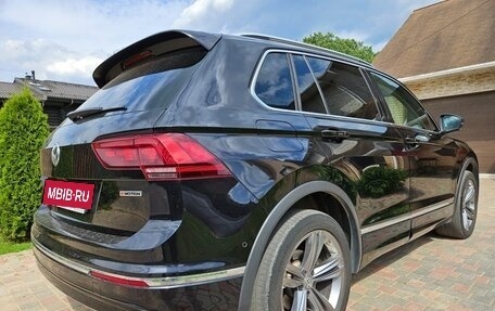Volkswagen Tiguan II, 2018 год, 2 700 000 рублей, 9 фотография