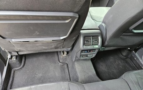 Volkswagen Tiguan II, 2018 год, 2 700 000 рублей, 16 фотография