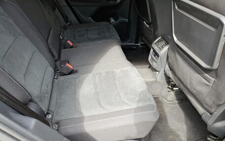 Volkswagen Tiguan II, 2018 год, 2 700 000 рублей, 17 фотография