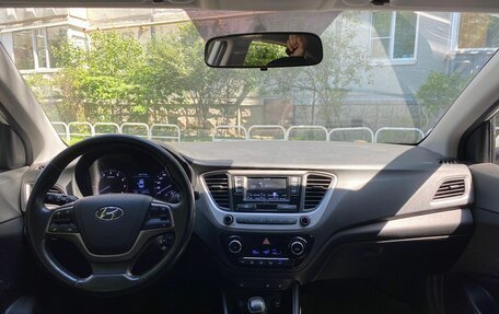 Hyundai Solaris II рестайлинг, 2018 год, 1 044 000 рублей, 8 фотография
