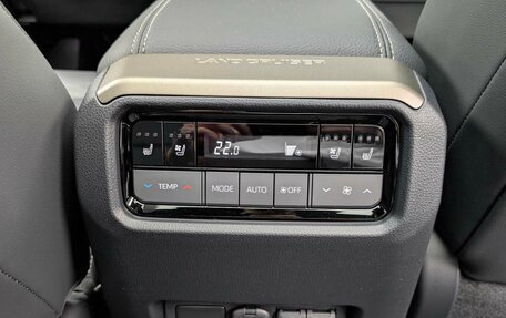 Toyota Land Cruiser Prado, 2024 год, 9 600 000 рублей, 14 фотография