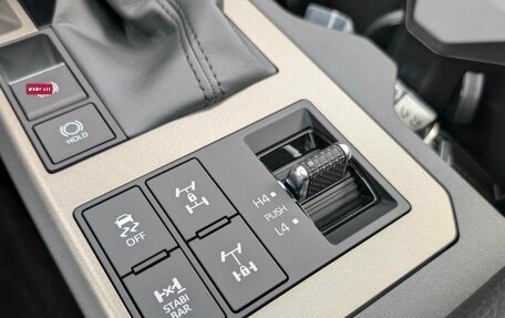 Toyota Land Cruiser Prado, 2024 год, 9 600 000 рублей, 15 фотография