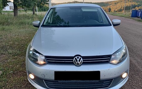 Volkswagen Polo VI (EU Market), 2013 год, 870 000 рублей, 2 фотография