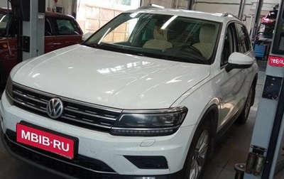 Volkswagen Tiguan II, 2018 год, 2 230 000 рублей, 1 фотография